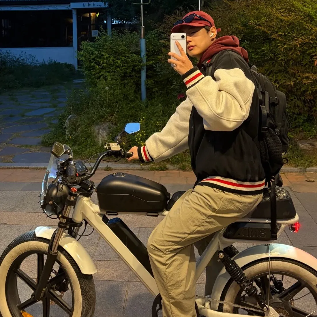 A moment captured by Choi Byungchan's fan