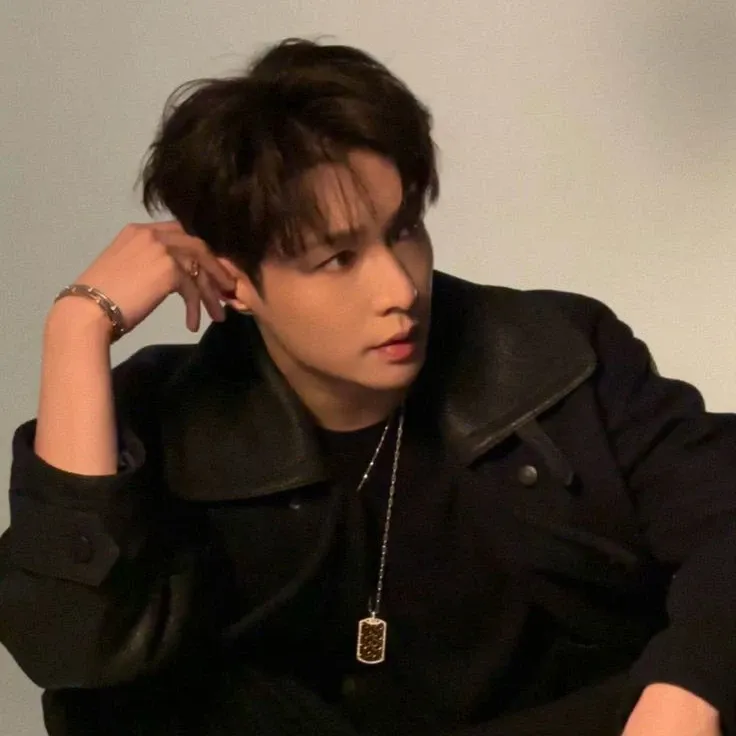 Latest photo of Lay (EXO)