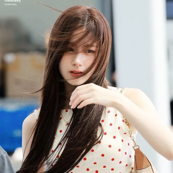 Sana (TWICE)的最新照片