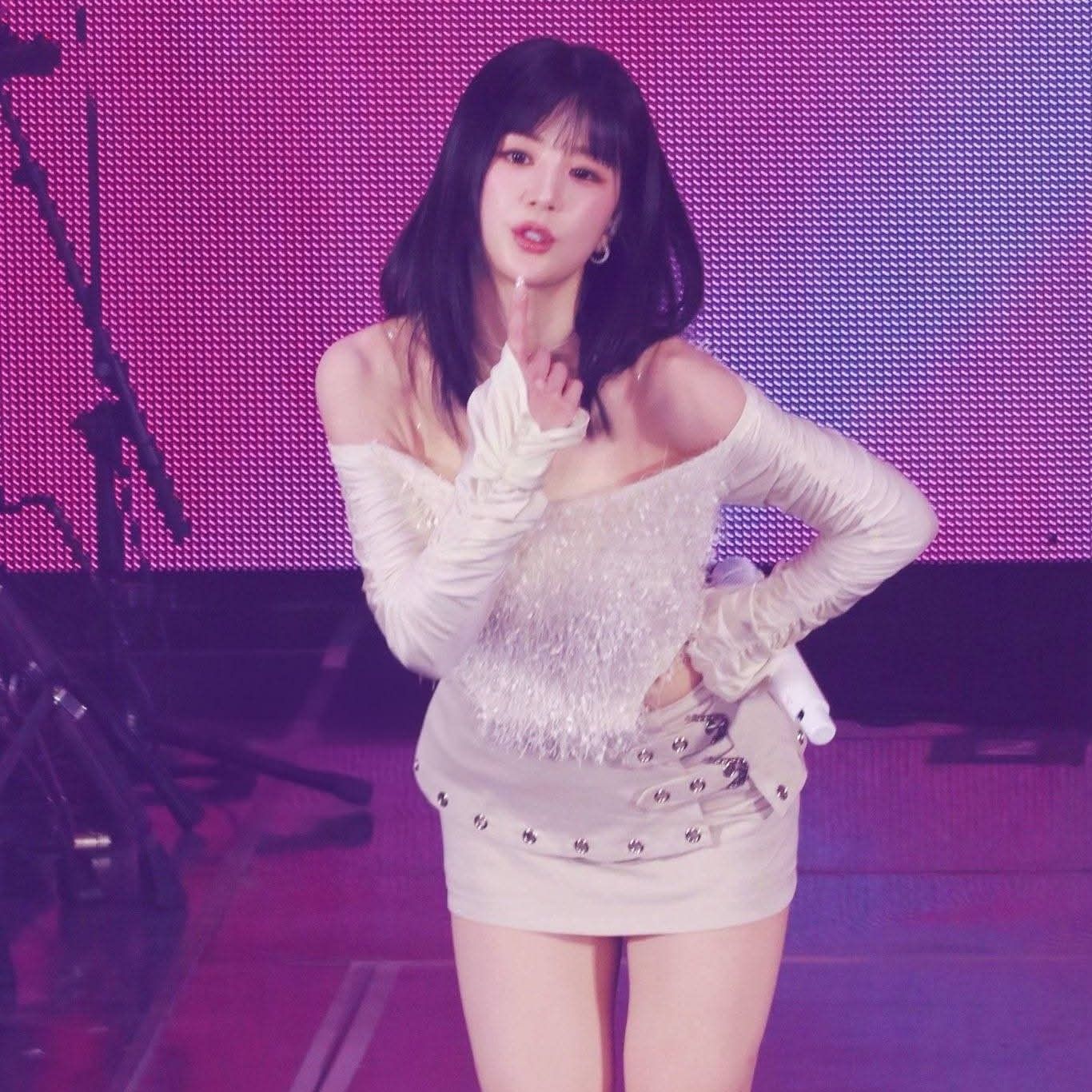 Recent activity shot of Park Chorong (Apink)