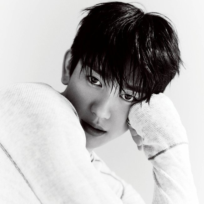 Latest photo of Jinyoung (GOT7)