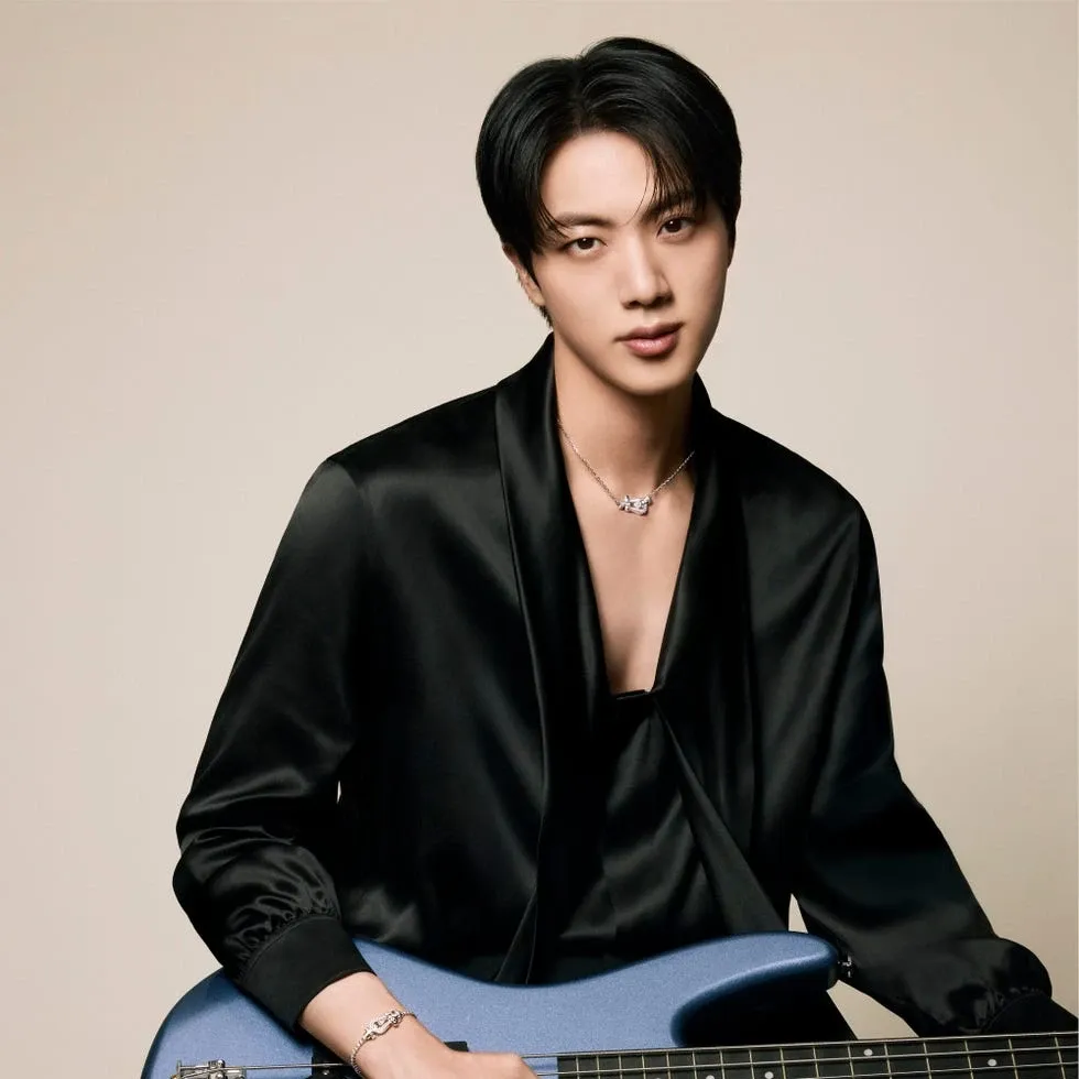 Momen yang diabadikan oleh penggemar Jin (BTS)