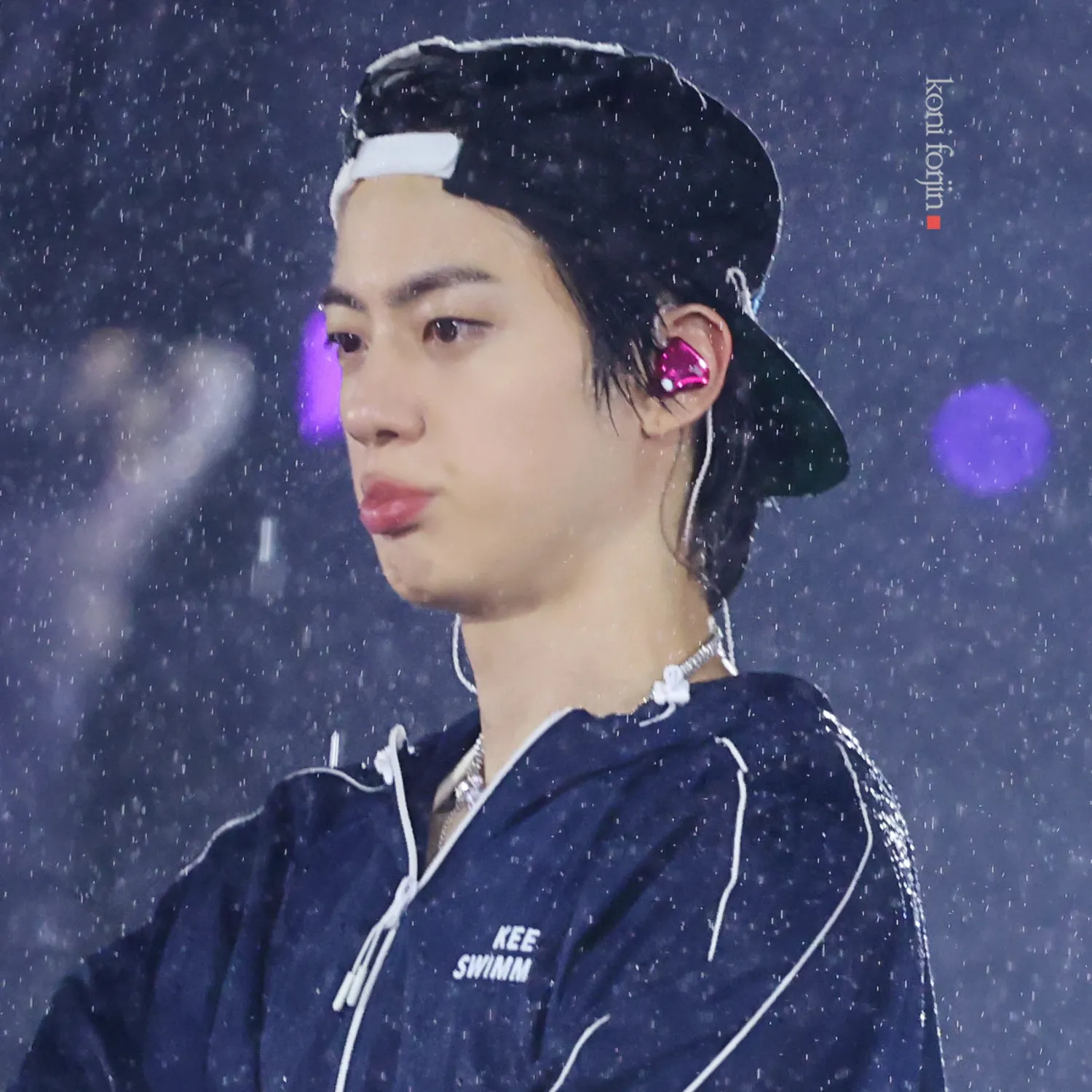 Momen yang diabadikan oleh penggemar Jin (BTS)