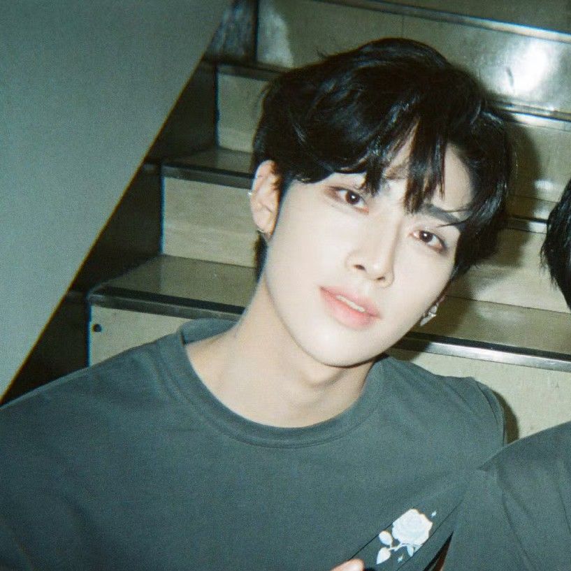 Latest photo of Ricky (ZEROBASEONE)