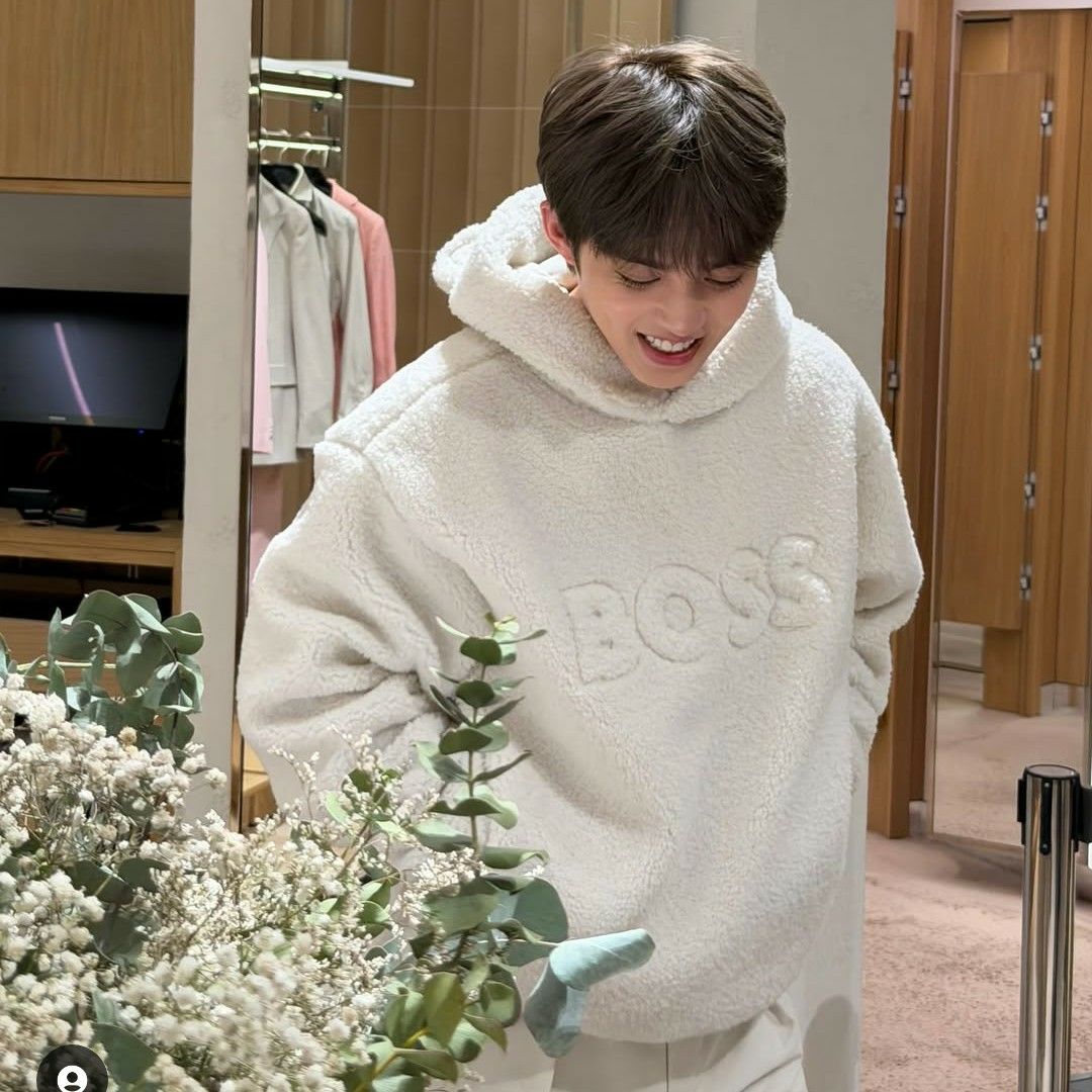 A moment captured by S.Coups (SEVENTEEN)'s fan