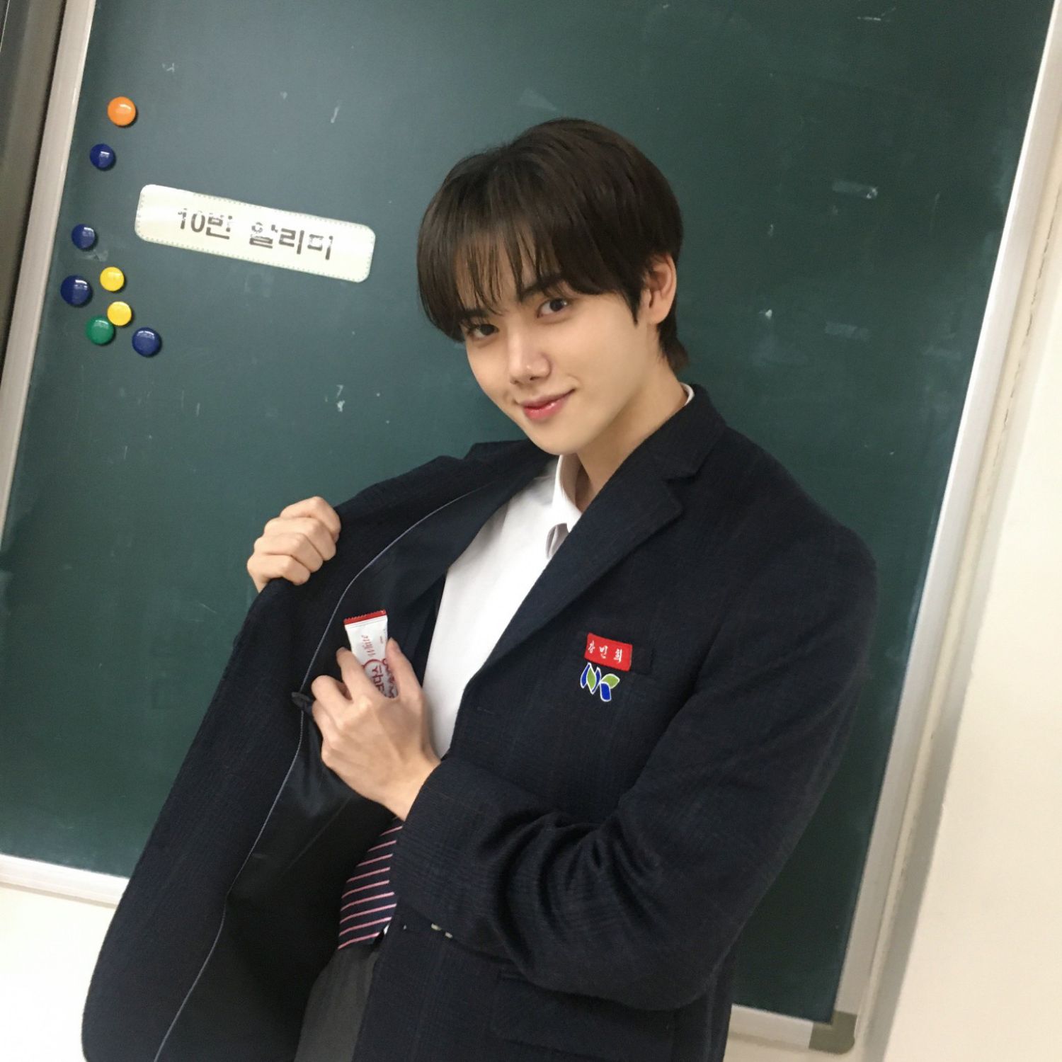 Behind-the-scenes cut of Minhee (CRAVITY)