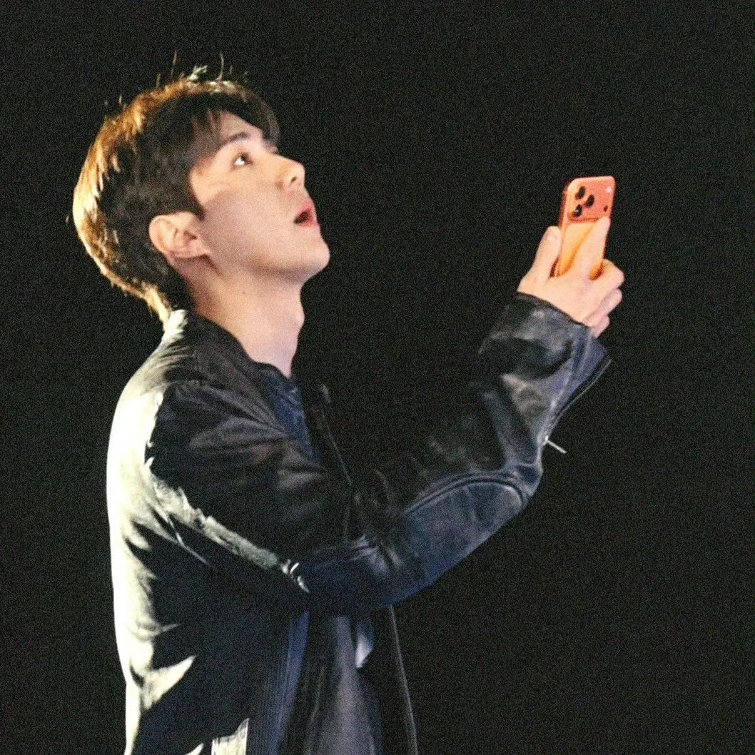 Behind-the-scenes cut of Sehun (EXO)