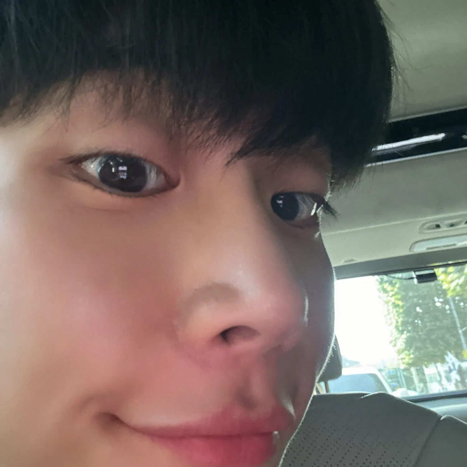 A moment captured by MJ (ASTRO)'s fan