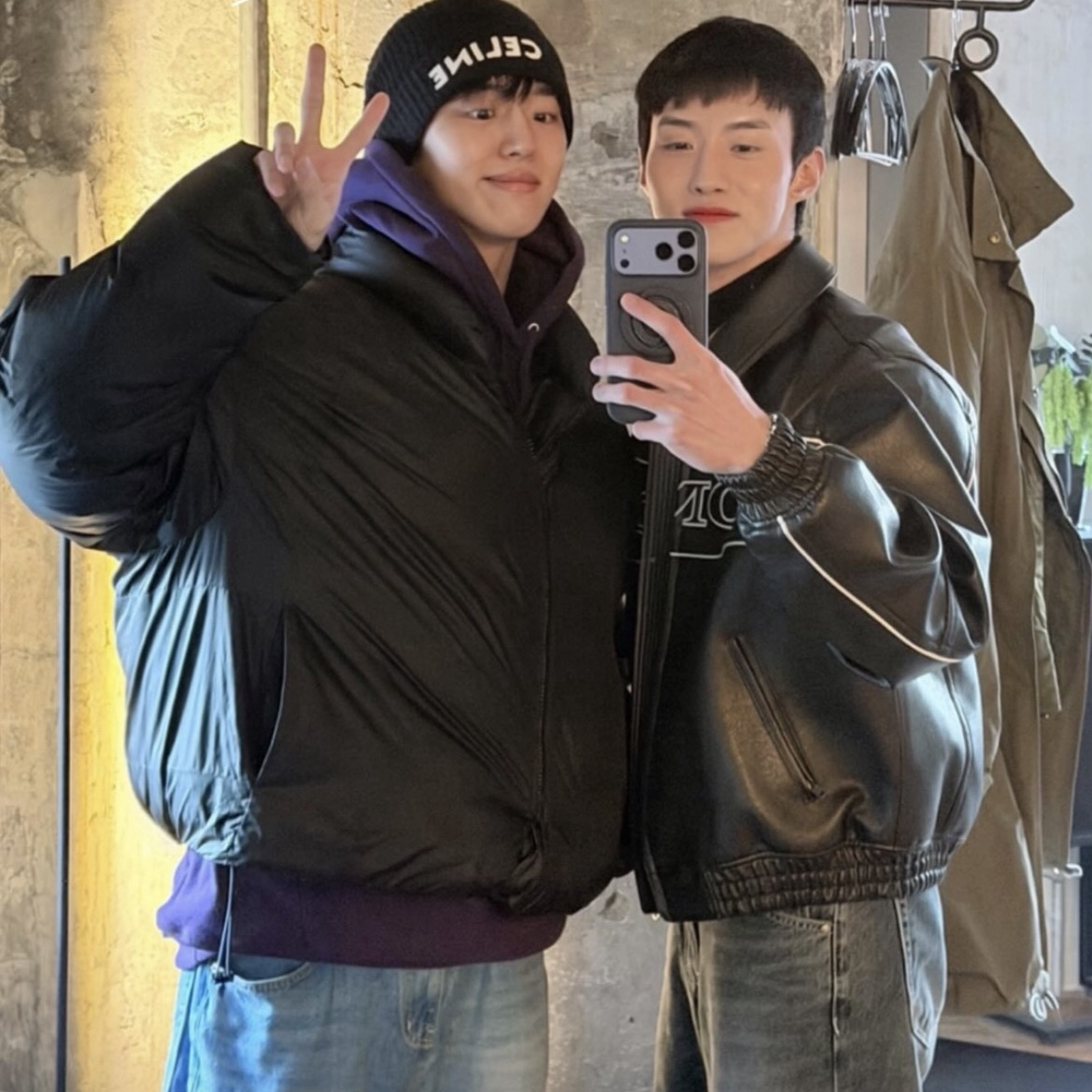 Foto aktivitas terbaru Yeoone (PENTAGON)