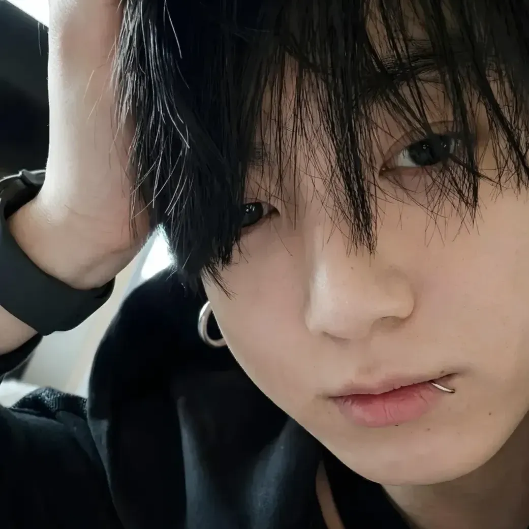A moment captured by Jungkook (BTS)'s fan