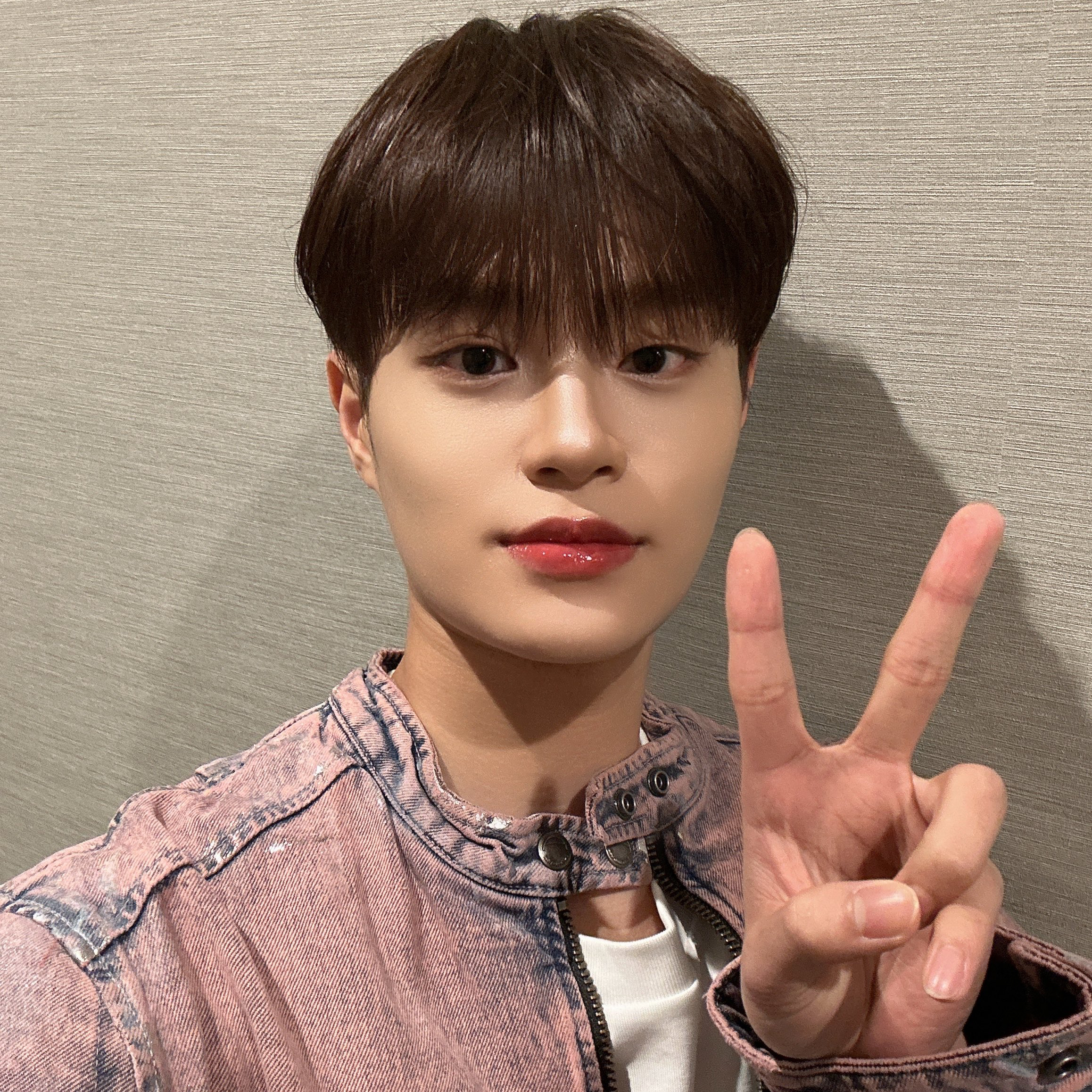 Behind-the-scenes cut of Lee Daehwi (AB6IX)