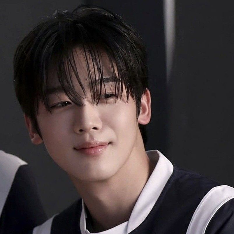 Behind-the-scenes cut of Kim Yohan (WEi)