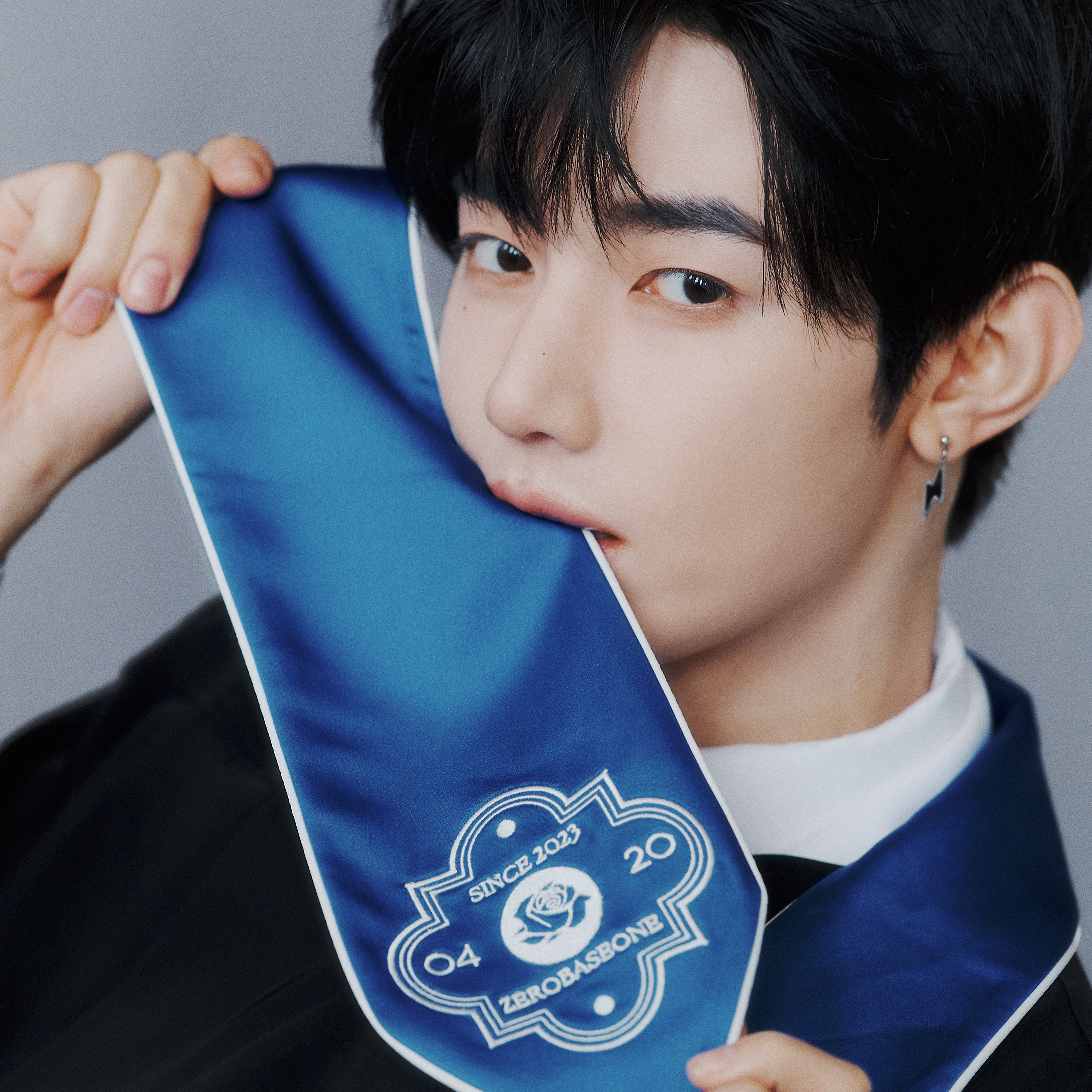 Behind-the-scenes cut of Zhang Hao (ZEROBASEONE)