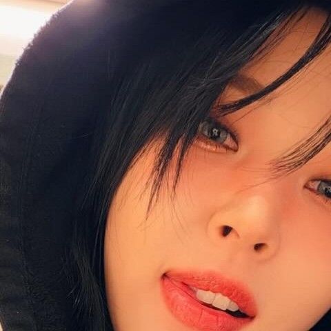 ムンビョル (MAMAMOO)の最新写真