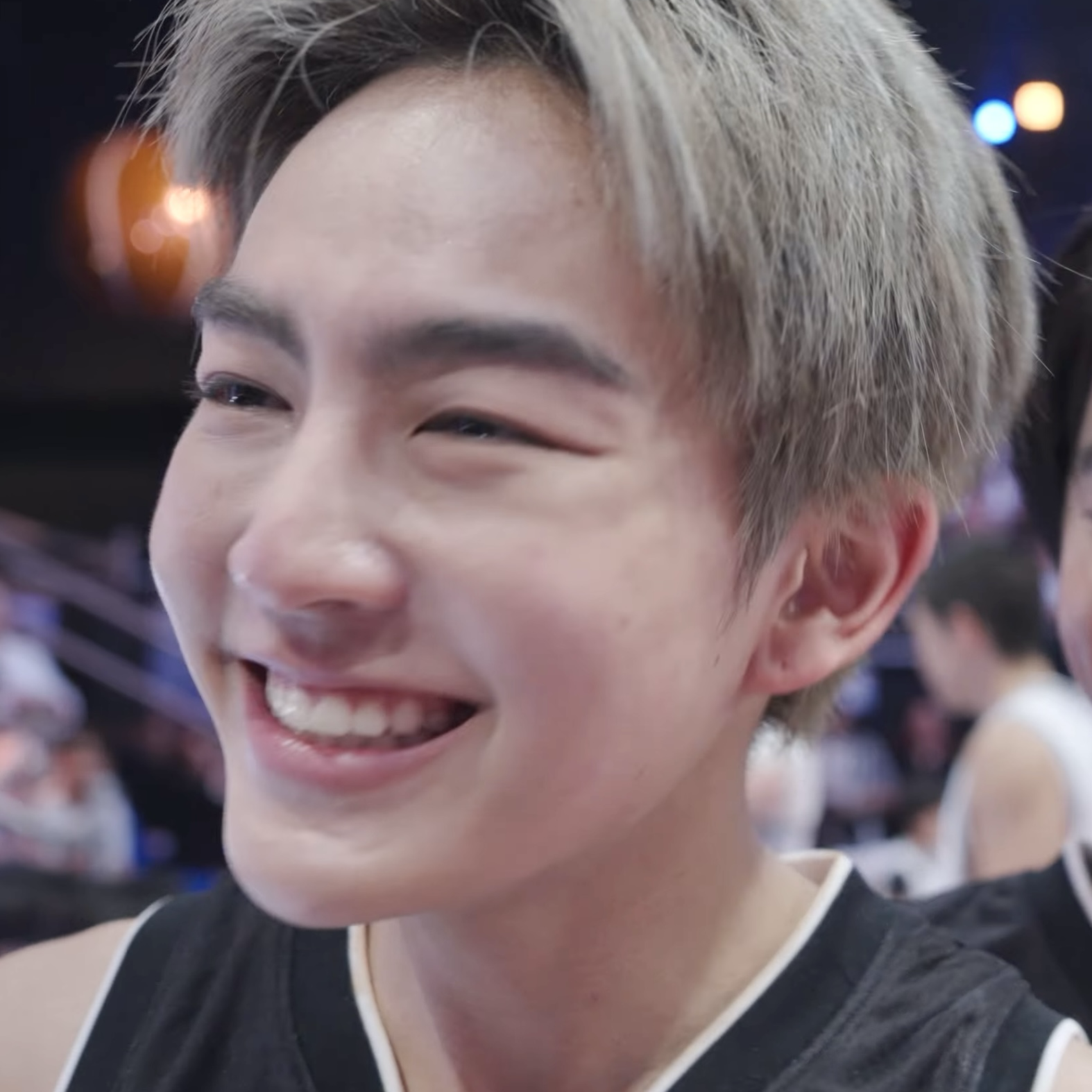 Behind-the-scenes cut of Heart (BUS)