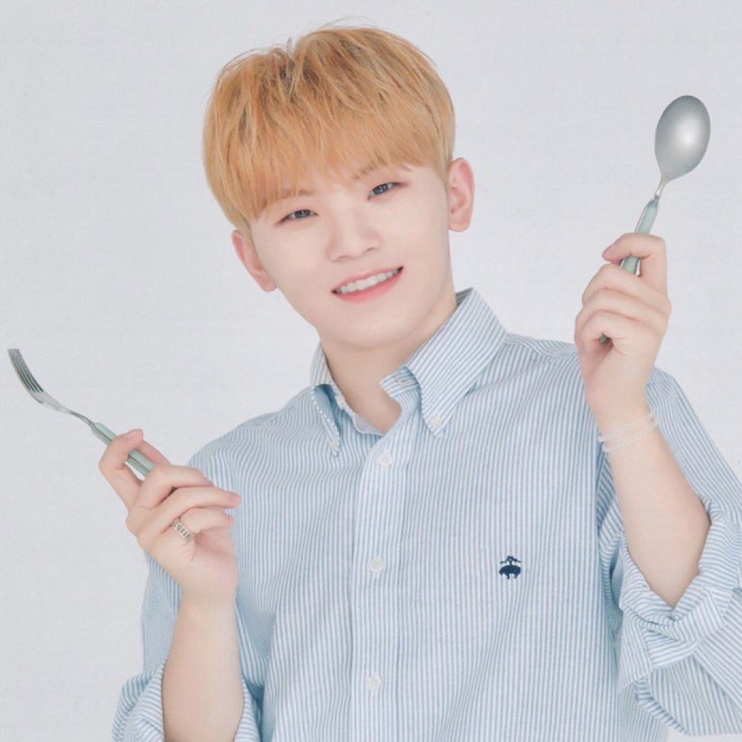 Woozi (SEVENTEEN)的幕後花絮