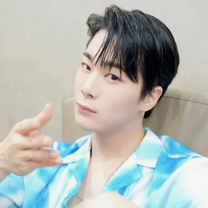 A moment captured by Moonbin (ASTRO)'s fan