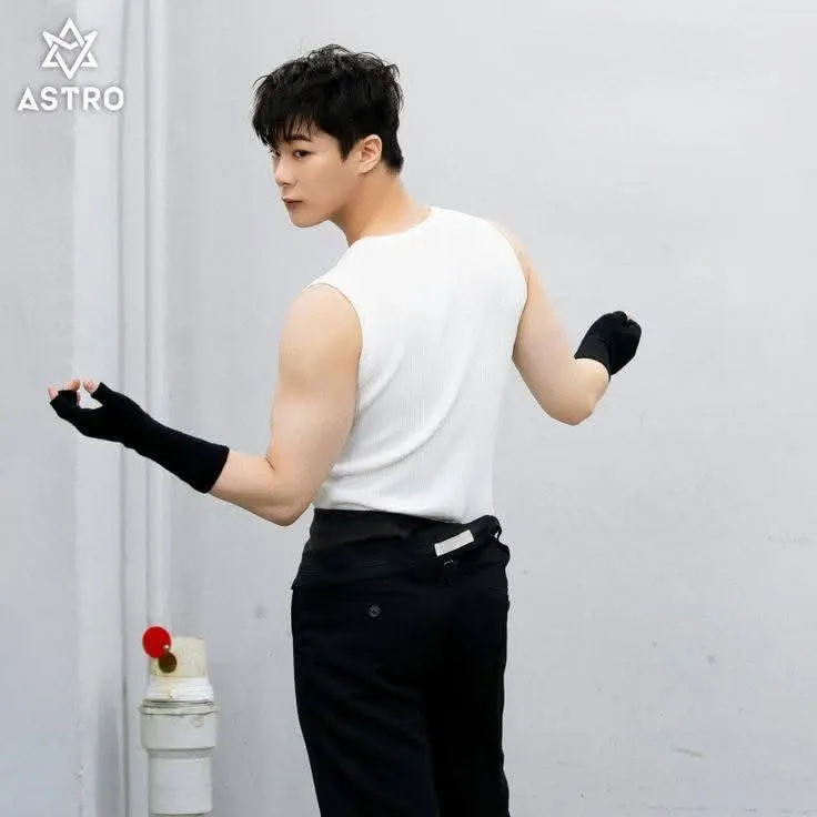 Behind-the-scenes cut of Moonbin (ASTRO)