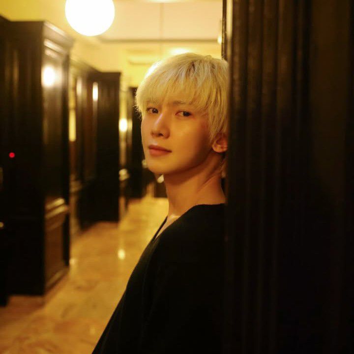 ATEEZの舞台裏ショット