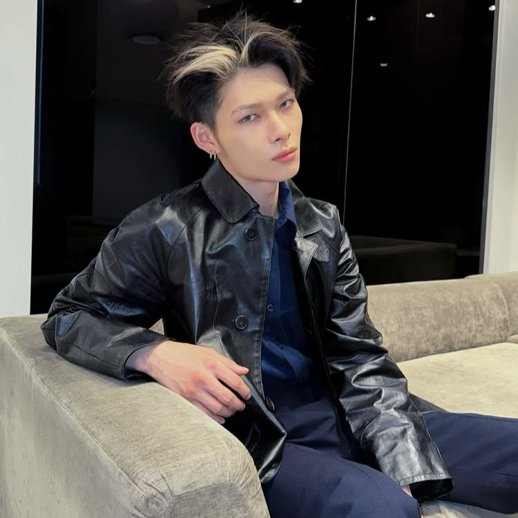 Foto aktivitas terbaru NI-KI (ENHYPEN)