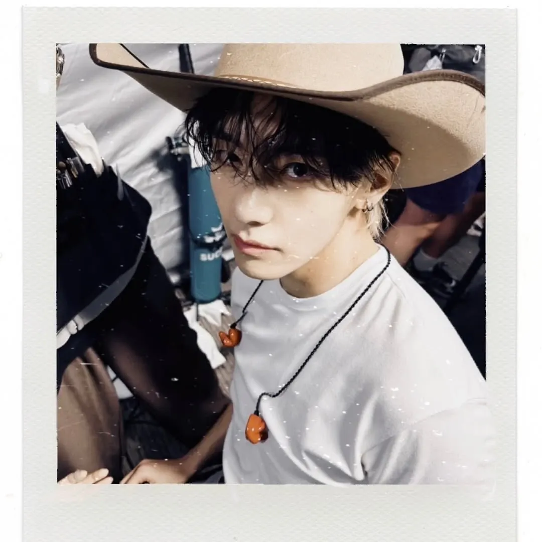 Foto terbaru V (BTS)