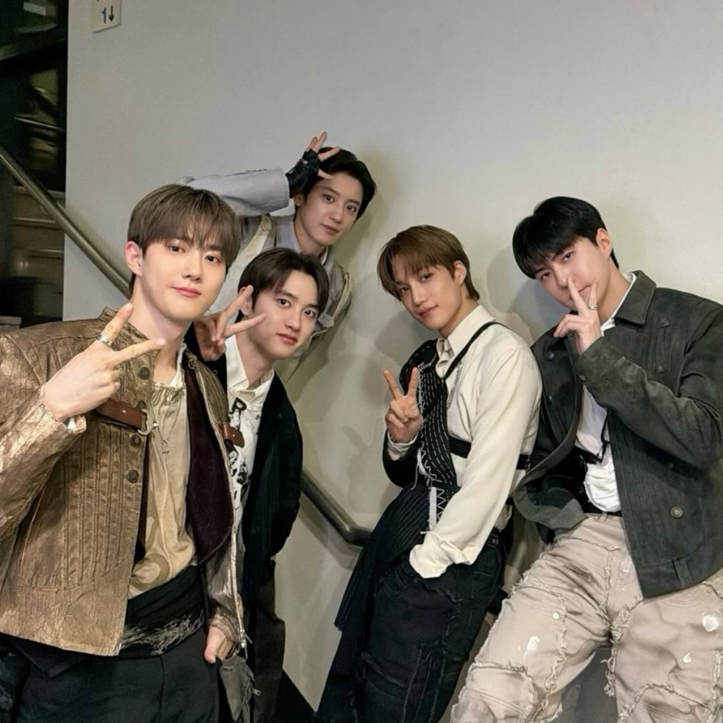Latest photo of EXO