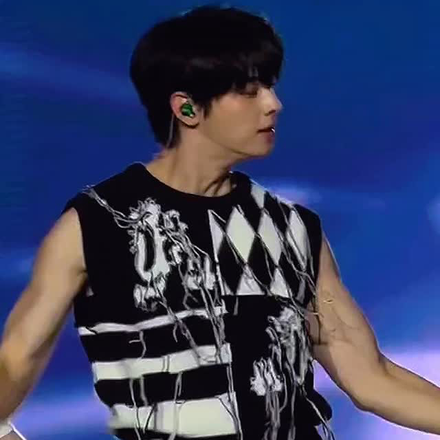 A moment captured by Eunwoo (ASTRO)'s fan