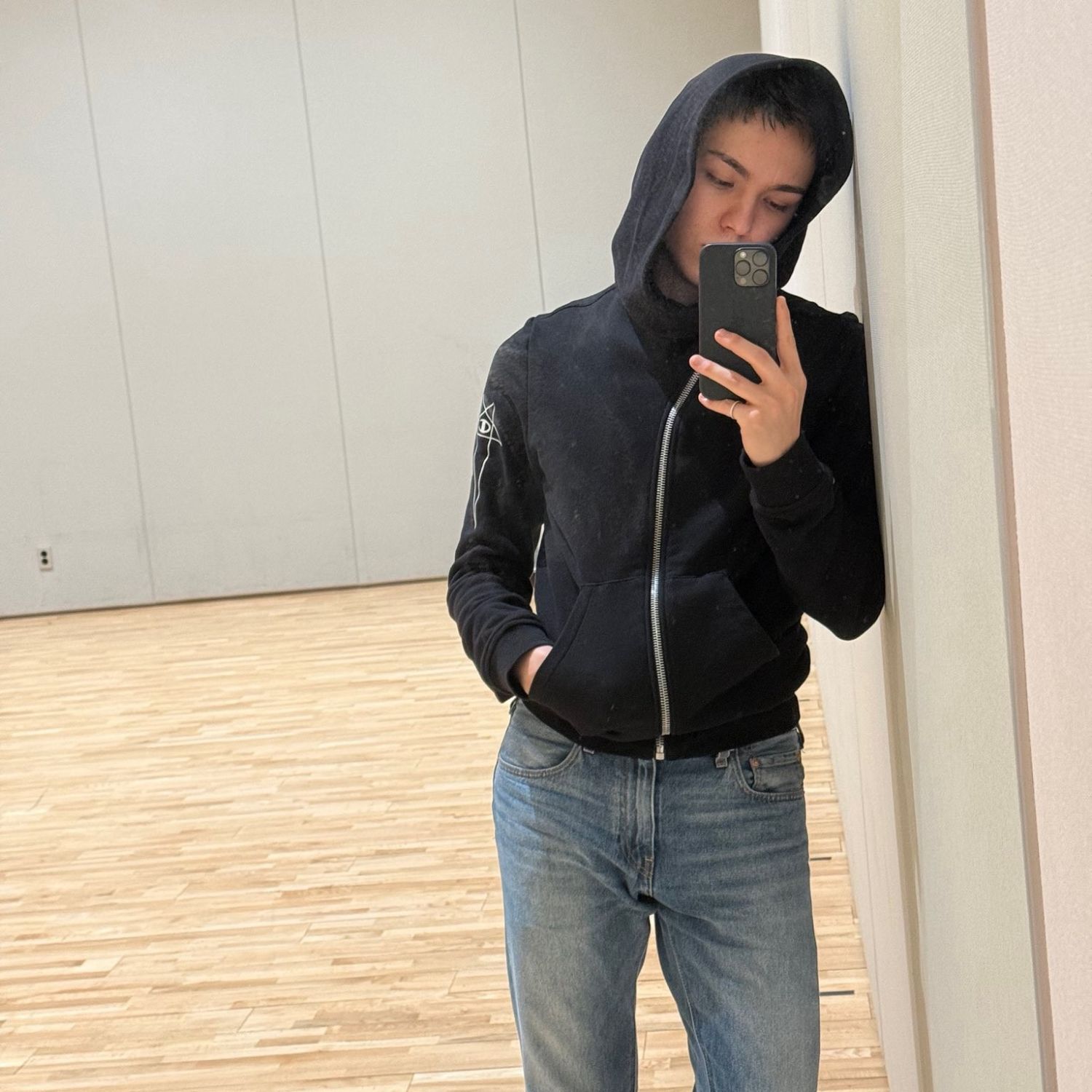 A moment captured by Vernon (SEVENTEEN)'s fan