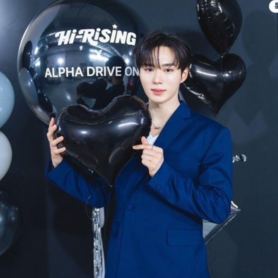 Recent activity shot of Kim Junseo (ALPHA DRIVE ONE)