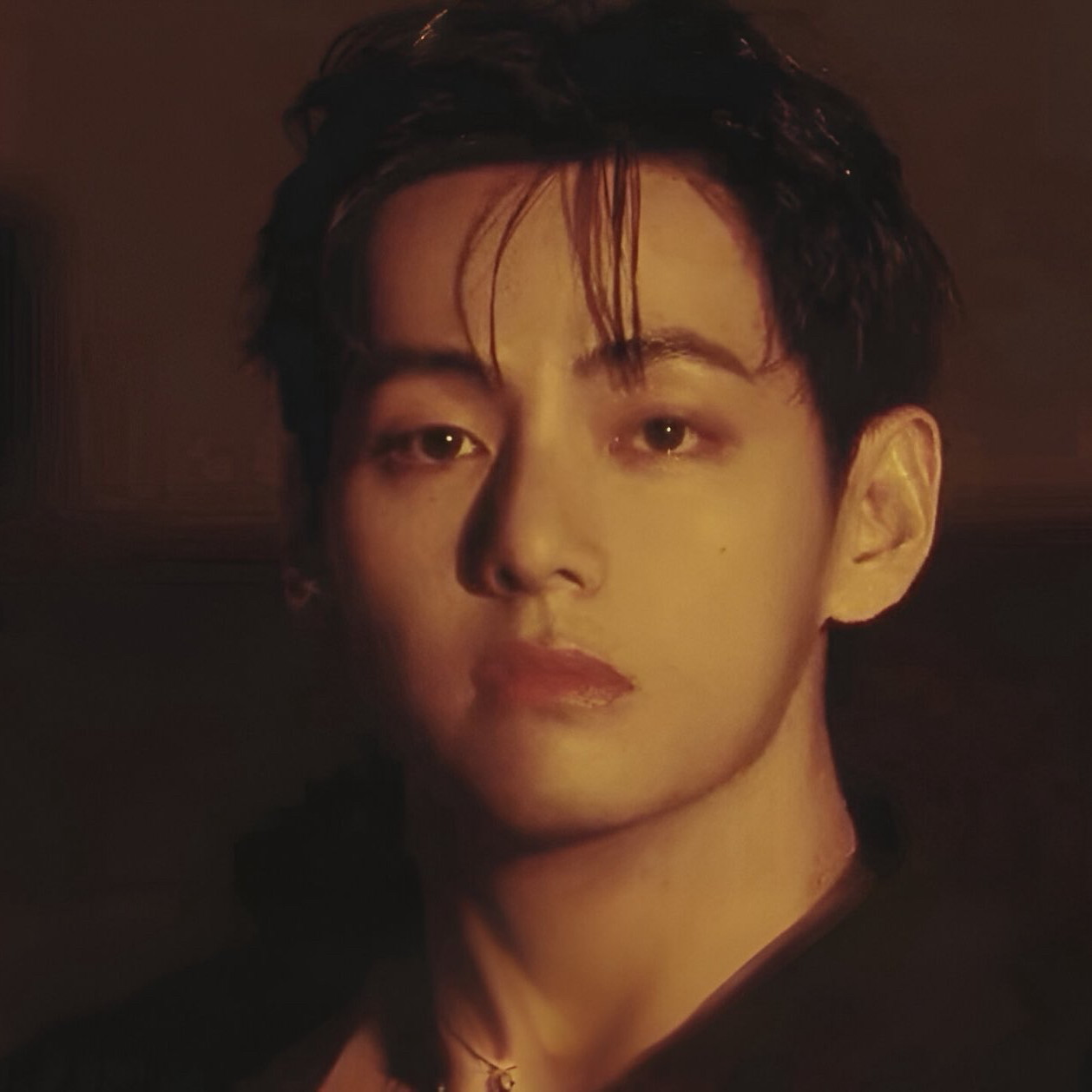 뷔 (방탄소년단)의 비하인드 컷