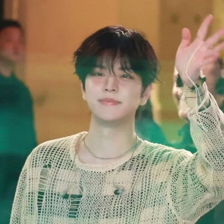 Foto terbaru Seungmin (Stray Kids)
