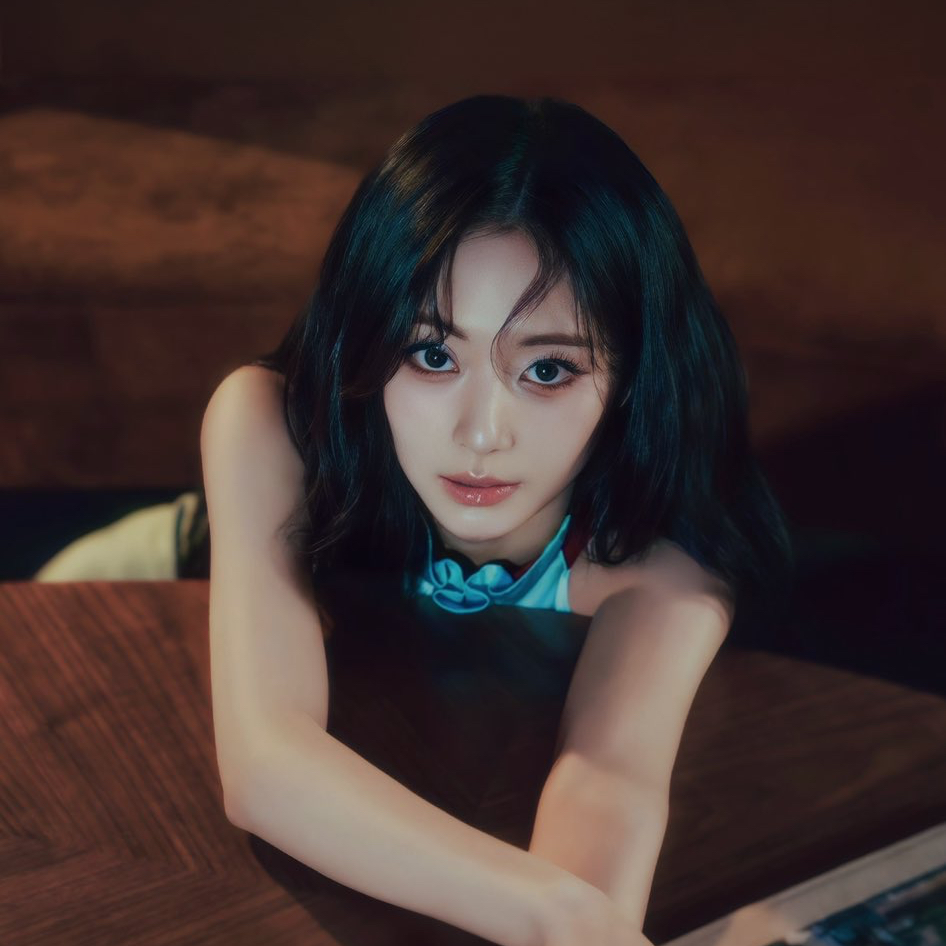 Behind-the-scenes cut of TWICE