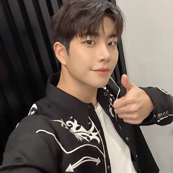 Latest photo of MJ (ASTRO)