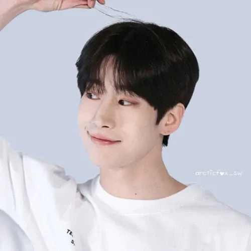 Recent activity shot of Han Seungwoo