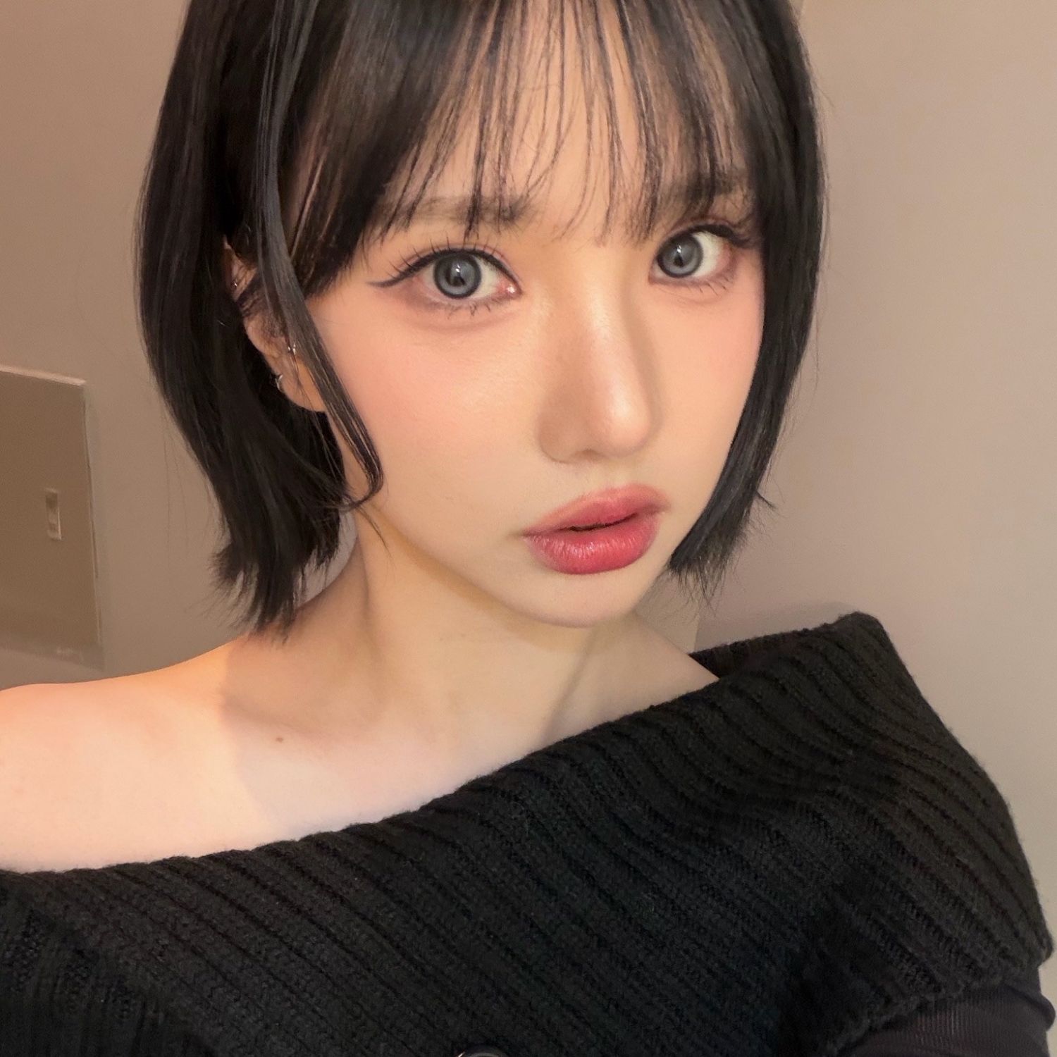 Behind-the-scenes cut of VIVIZ