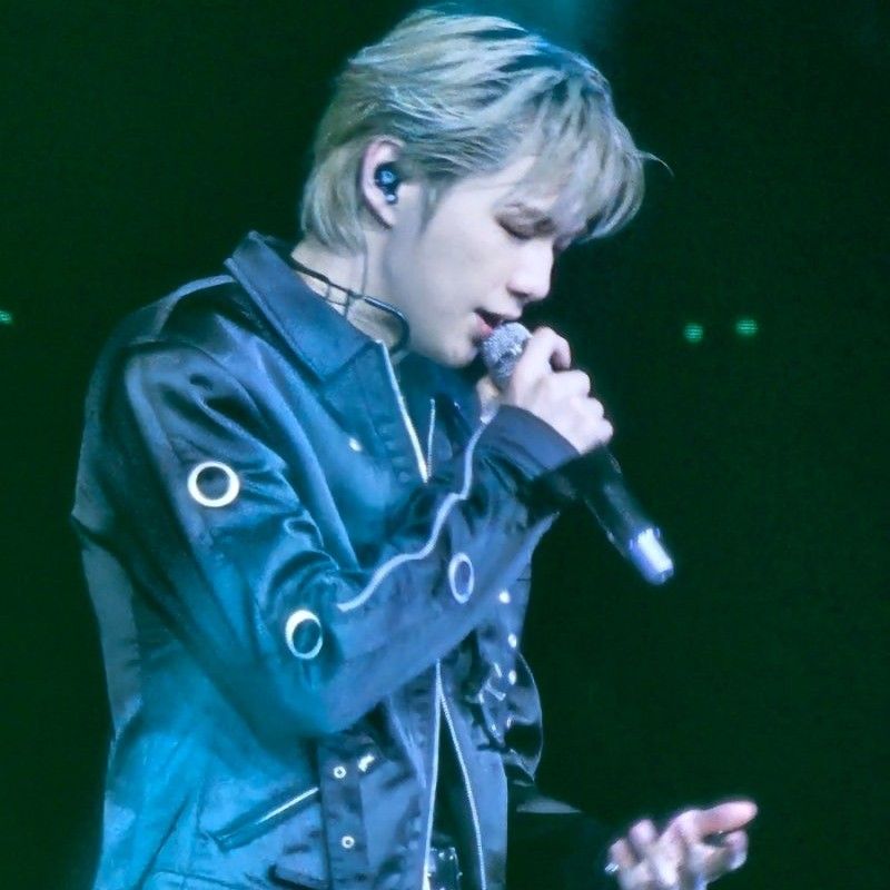 Today's hottest K-pop community feed