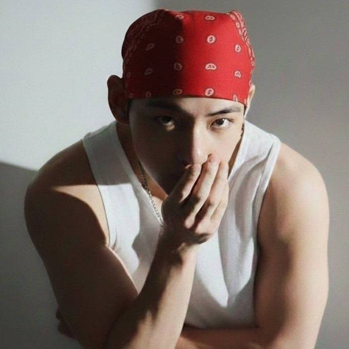 뷔 (방탄소년단)의 비하인드 컷