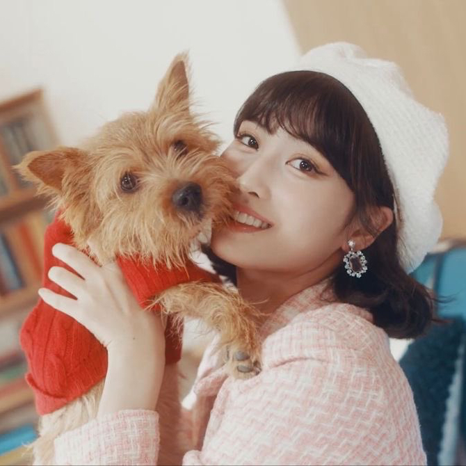 Recent activity shot of Momo (TWICE)