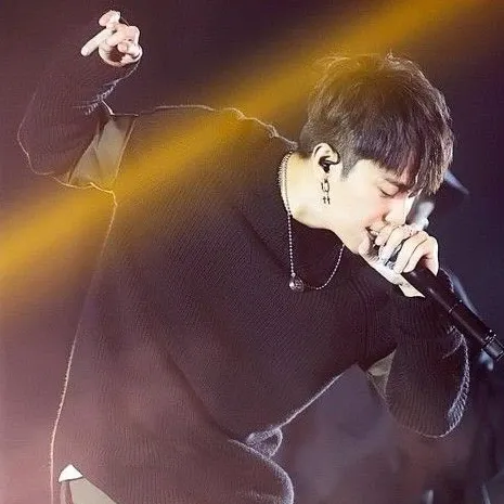 Recent activity shot of Eun Jiwon (SECHSKIES)