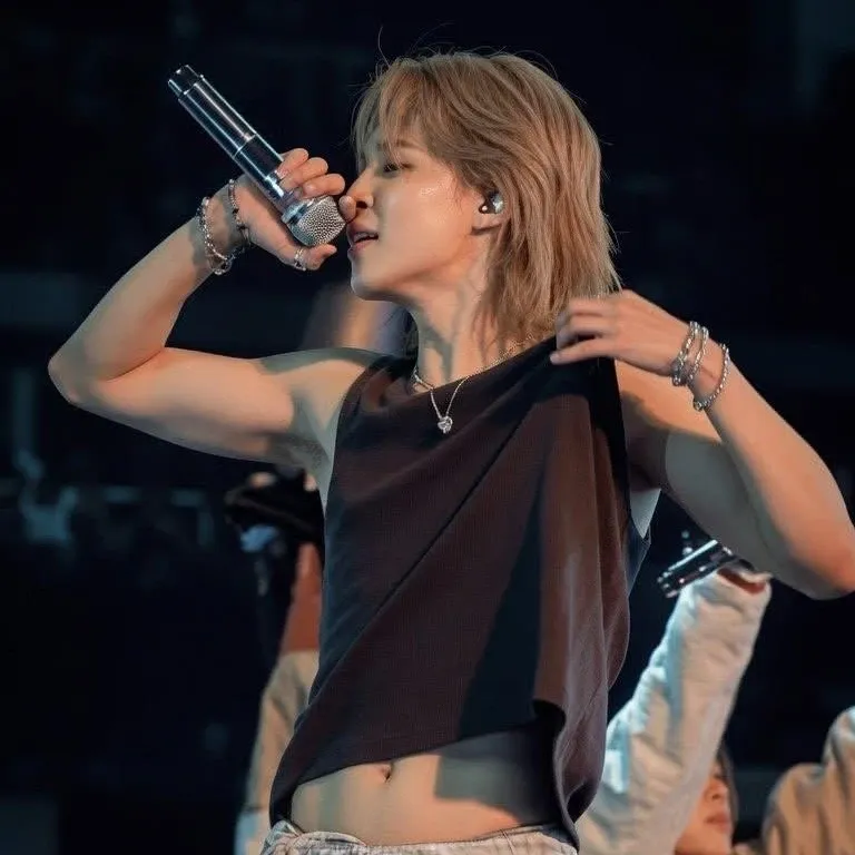 Foto aktivitas terbaru Jimin (BTS)