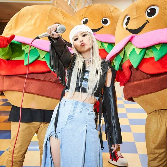 Latest photo of Soyeon (i-dle)