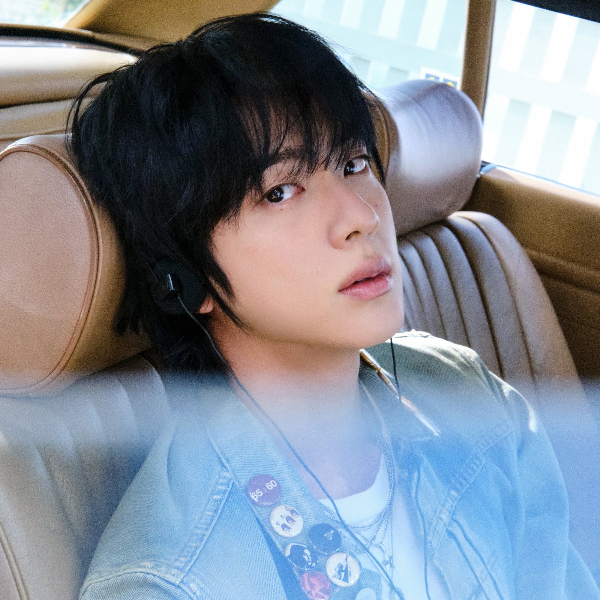 진 (방탄소년단)의 비하인드 컷