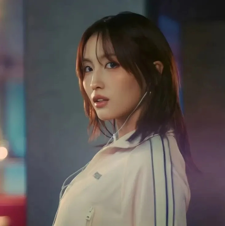 Momo (TWICE)粉絲拍下的瞬間