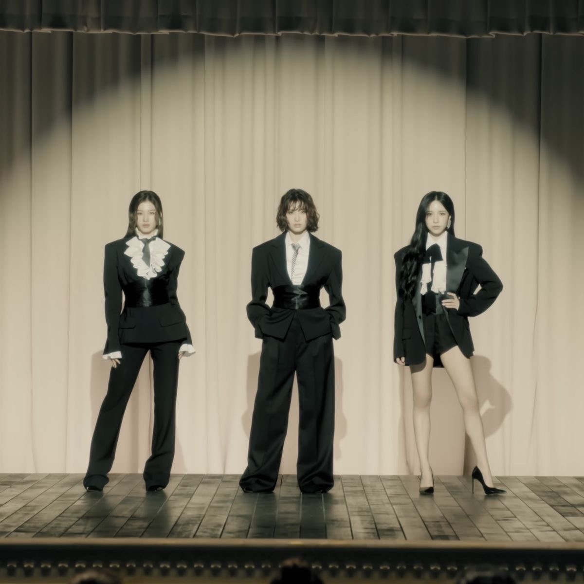 サナ (TWICE)の舞台裏ショット