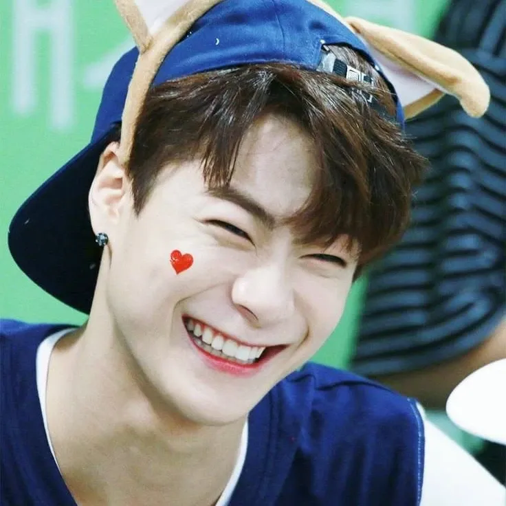 A moment captured by Moonbin (ASTRO)'s fan