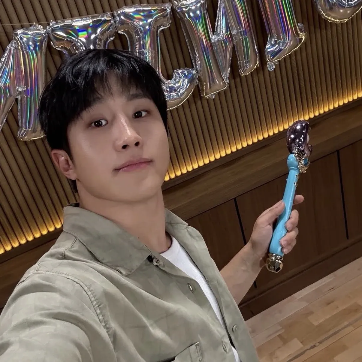 A moment captured by Jinjin (ASTRO)'s fan