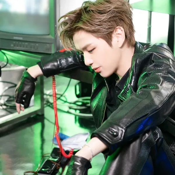Behind-the-scenes cut of Kang Daniel