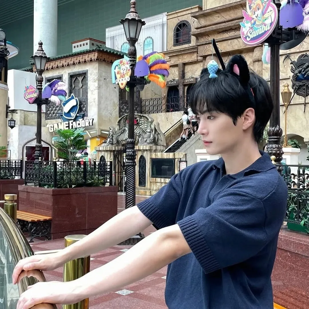 Recent activity shot of Kim Jonghyeon