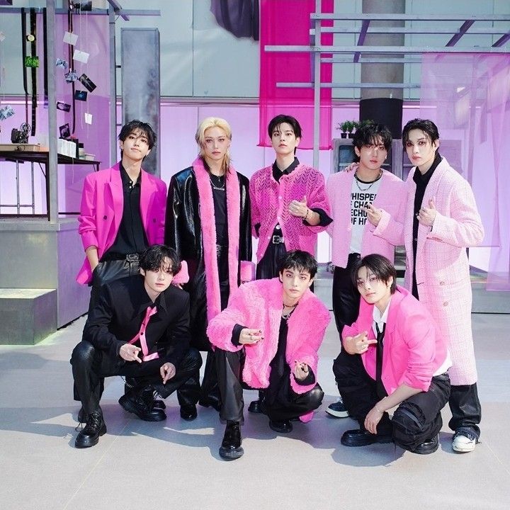 Behind-the-scenes cut of Stray Kids