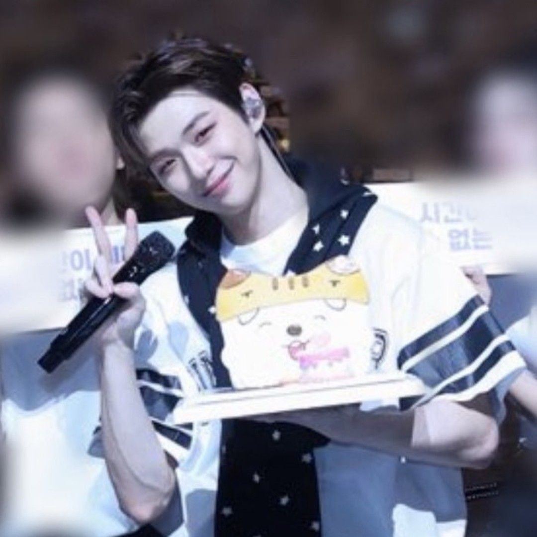 강다니엘 최근 활동샷